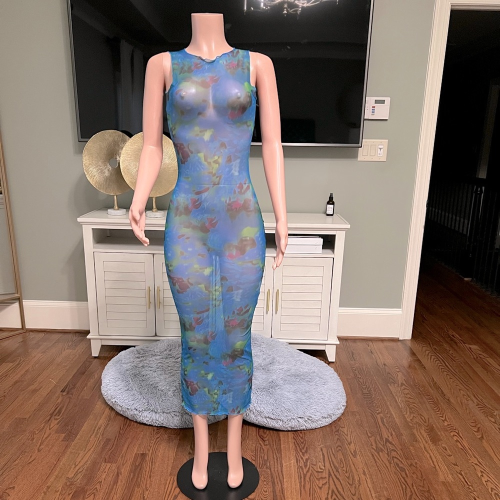 “Thank U, Next” Bodycon Maxi Dress. Size S. Great Stretch. Great Fit!